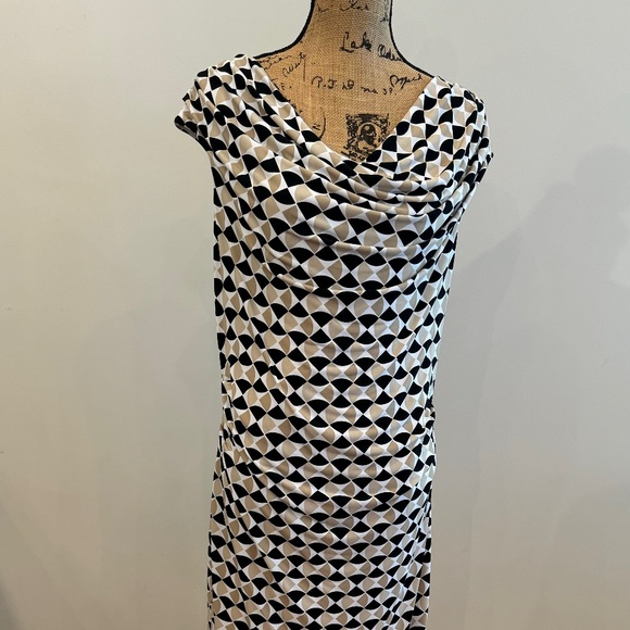 White House Black Market Dresses & Skirts - White House black market women’s dress khaki black sleeveless midi size 12